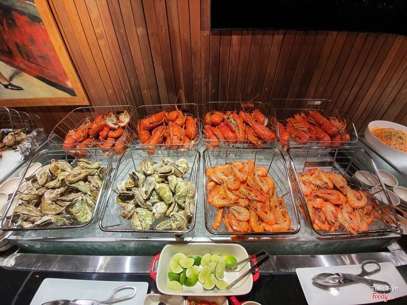 The LOG Restaurant – buffet quận 1 tôm hùm nổi tiếng 