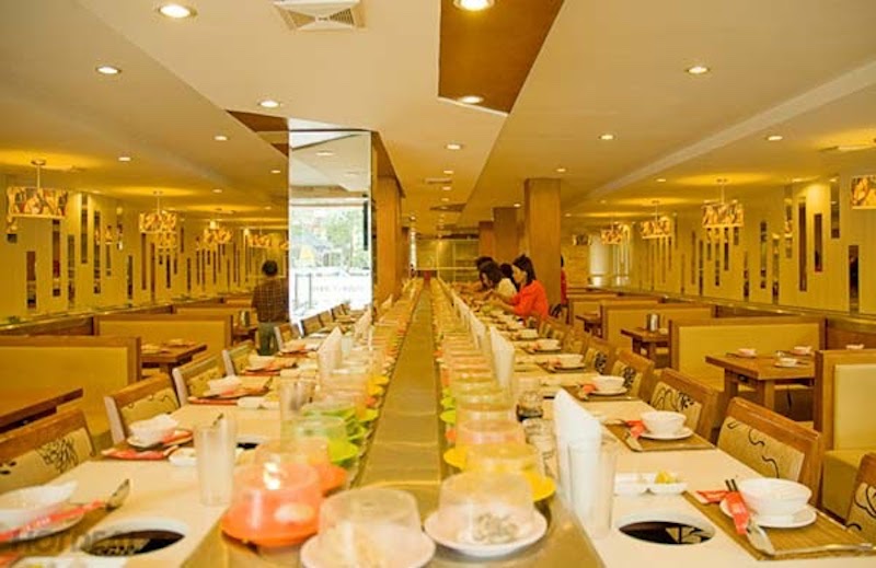 buffet lau bang chuyen 8 Phố Đêm - Quán lẩu băng chuyền ngon giá rẻ tại TP. Hồ Chí Minh